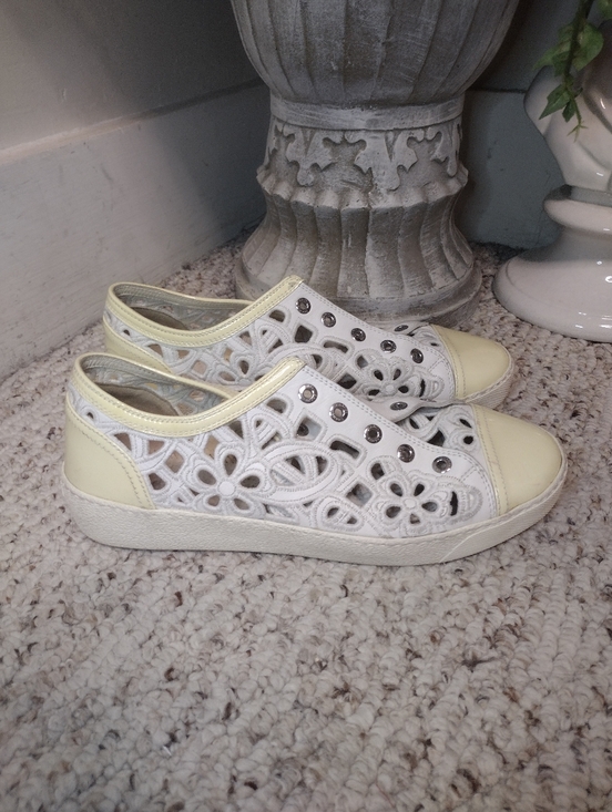CHANEL Shoes - Chanel White & Cream Floral Laser Cutout Lace-up Sneakers